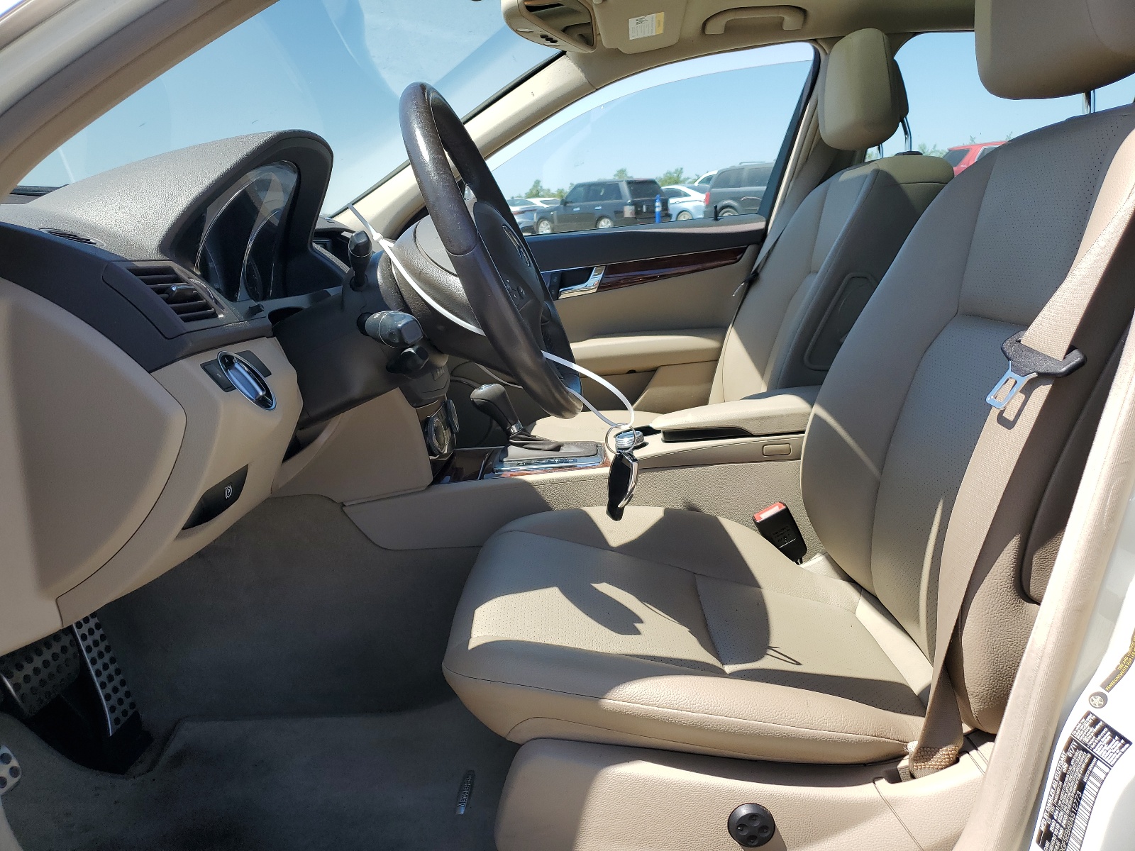 WDDGF5EB6BA512773 2011 Mercedes-Benz C 300