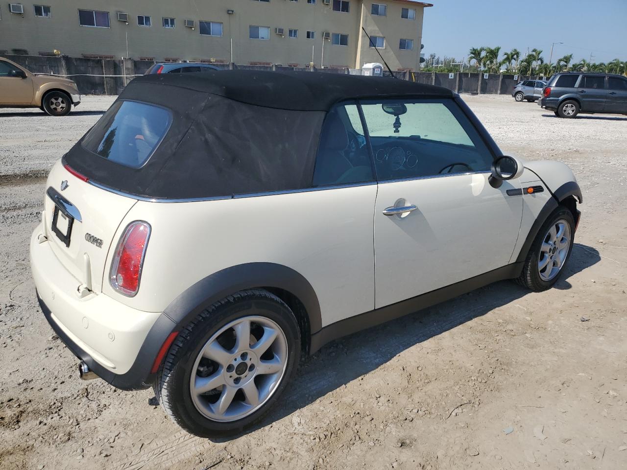 2008 Mini Cooper VIN: WMWRF335X8TG18063 Lot: 56055084