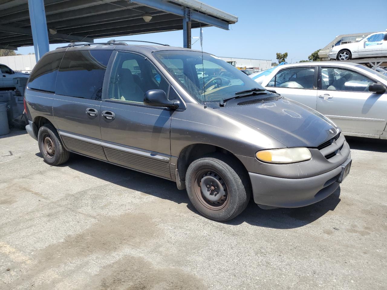 1998 Dodge Caravan VIN: 2B4GP25R3WR629258 Lot: 55959594