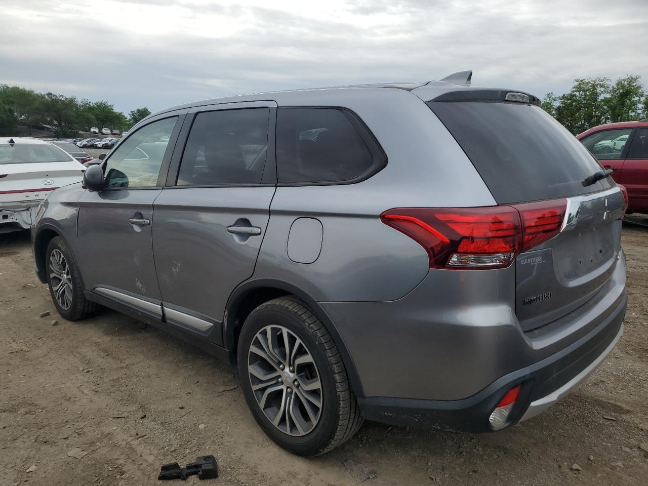 JA4AD2A31HZ052445 2017 MITSUBISHI OUTLANDER - Image 2