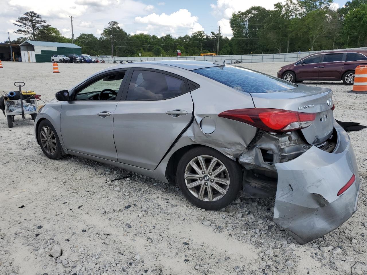 VIN 5NPDH4AE5FH557915 2015 HYUNDAI ELANTRA no.2