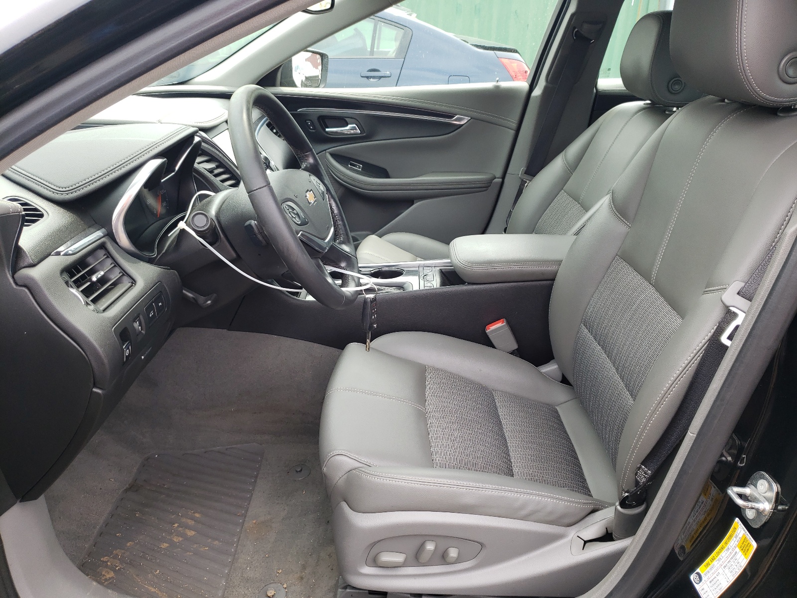 2G1105S32J9115613 2018 Chevrolet Impala Lt