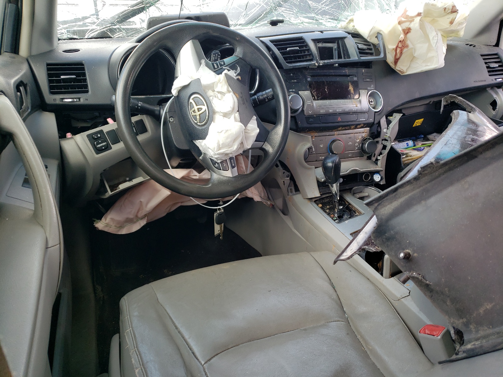 5TDZA3EHXBS008238 2011 Toyota Highlander Base