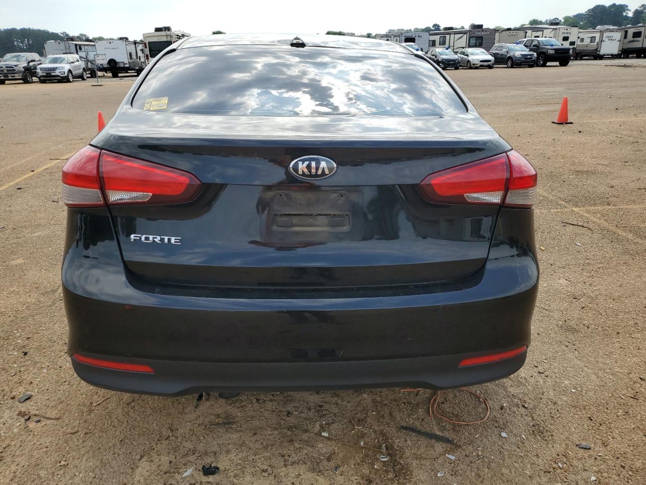 2017 Kia Forte Lx VIN: 3KPFK4A7XHE025952 Lot: 52957104