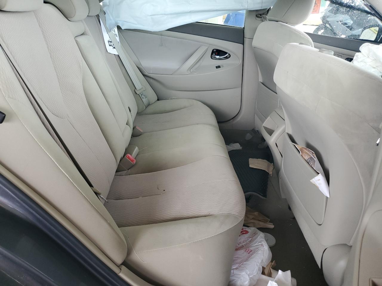 2011 Toyota Camry - Image 10