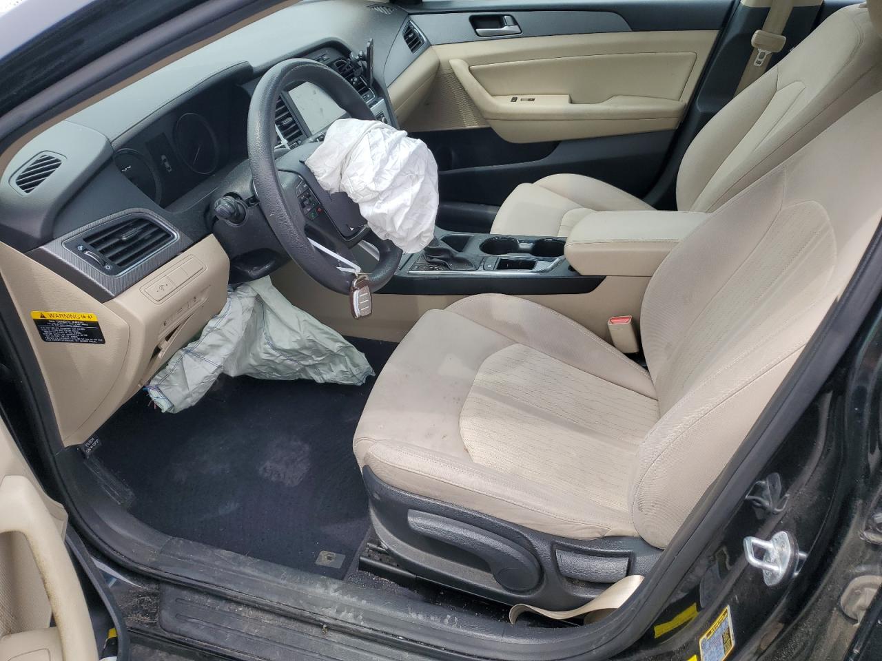 2017 Hyundai Sonata Hybrid VIN: KMHE24L10HA046019 Lot: 52090454