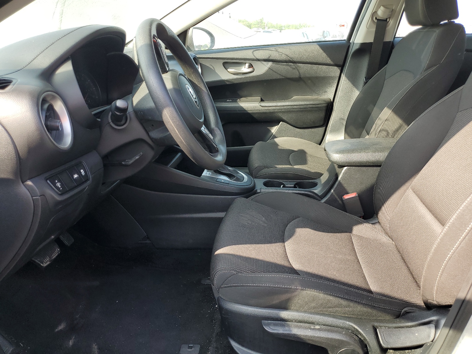 3KPF24AD5KE135479 2019 Kia Forte Fe