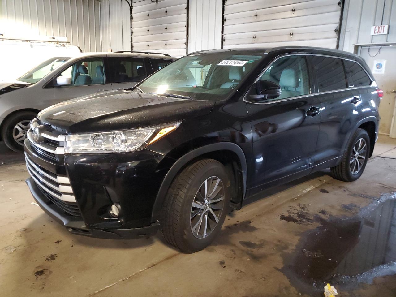 5TDJZRFH1JS524008 2018 TOYOTA HIGHLANDER - Image 1