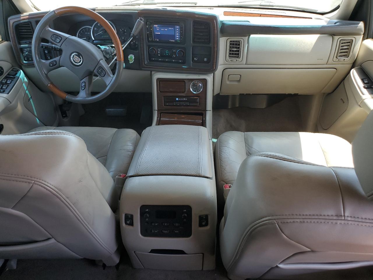 2004 Cadillac Escalade Luxury VIN: 1GYEK63N34R274136 Lot: 56705884