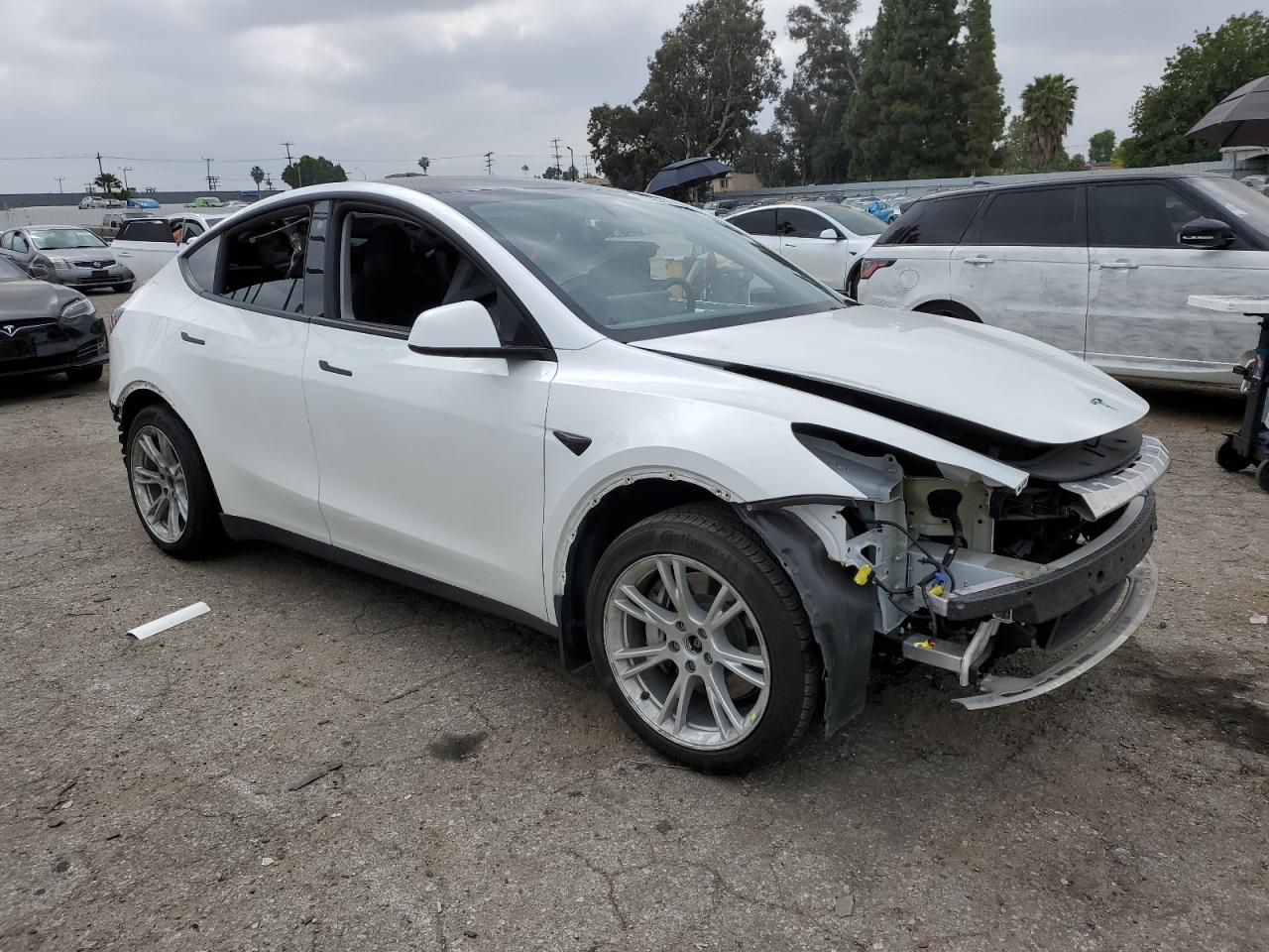 7SAYGAEE9PF638822 Tesla Model Y  4