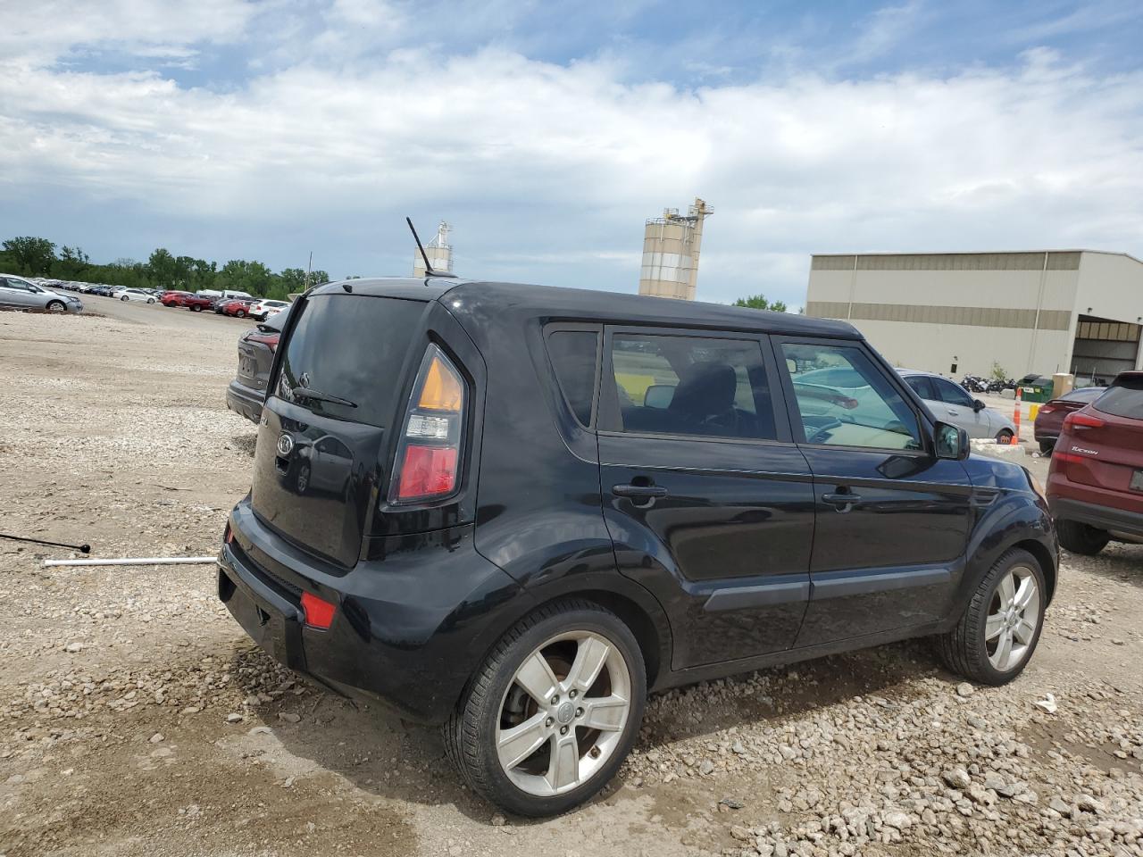 2011 Kia Soul + VIN: KNDJT2A22B7248414 Lot: 52924004