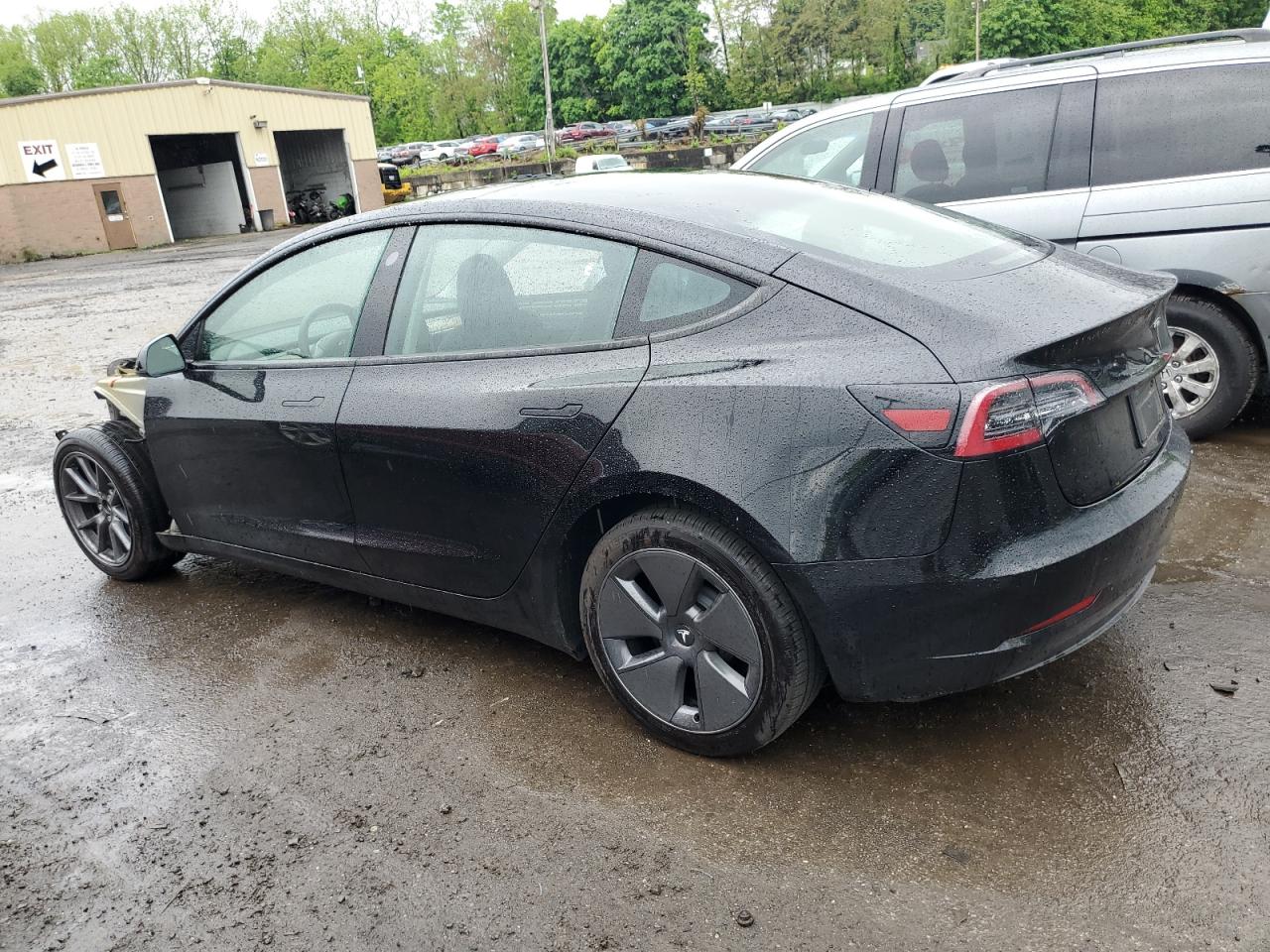 5YJ3E1EA4PF567572 2023 TESLA MODEL 3 - Image 2