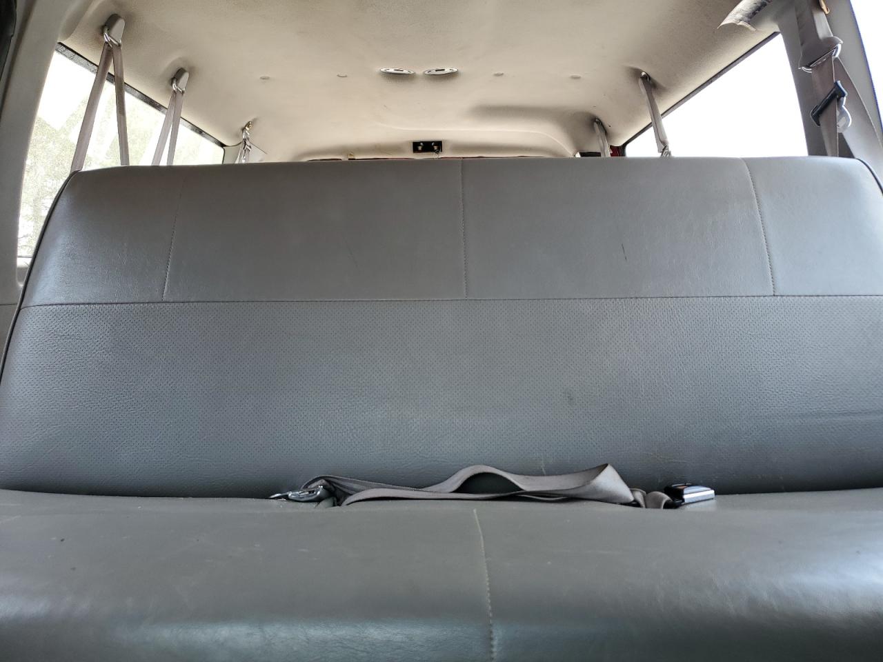 1998 Ford Econoline E350 Super Duty VIN: 1FBSS31L4WHA92290 Lot: 55853344