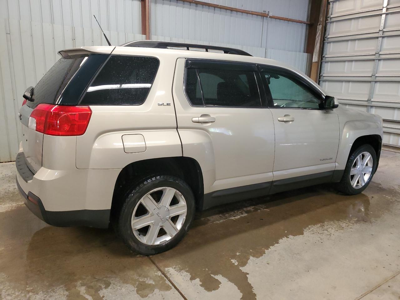 2010 GMC Terrain - Image 3
