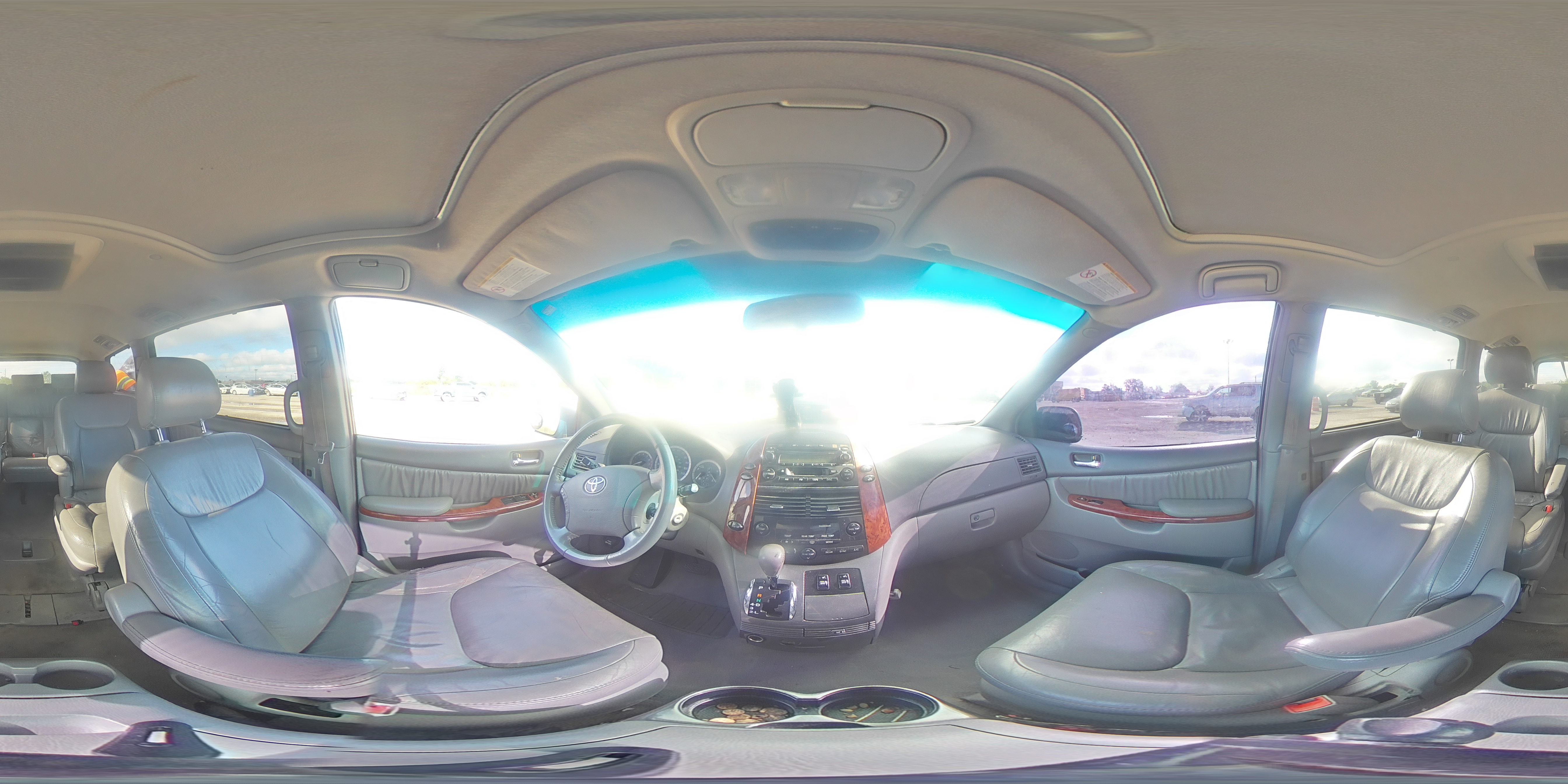 2004 Toyota Sienna - Image 14