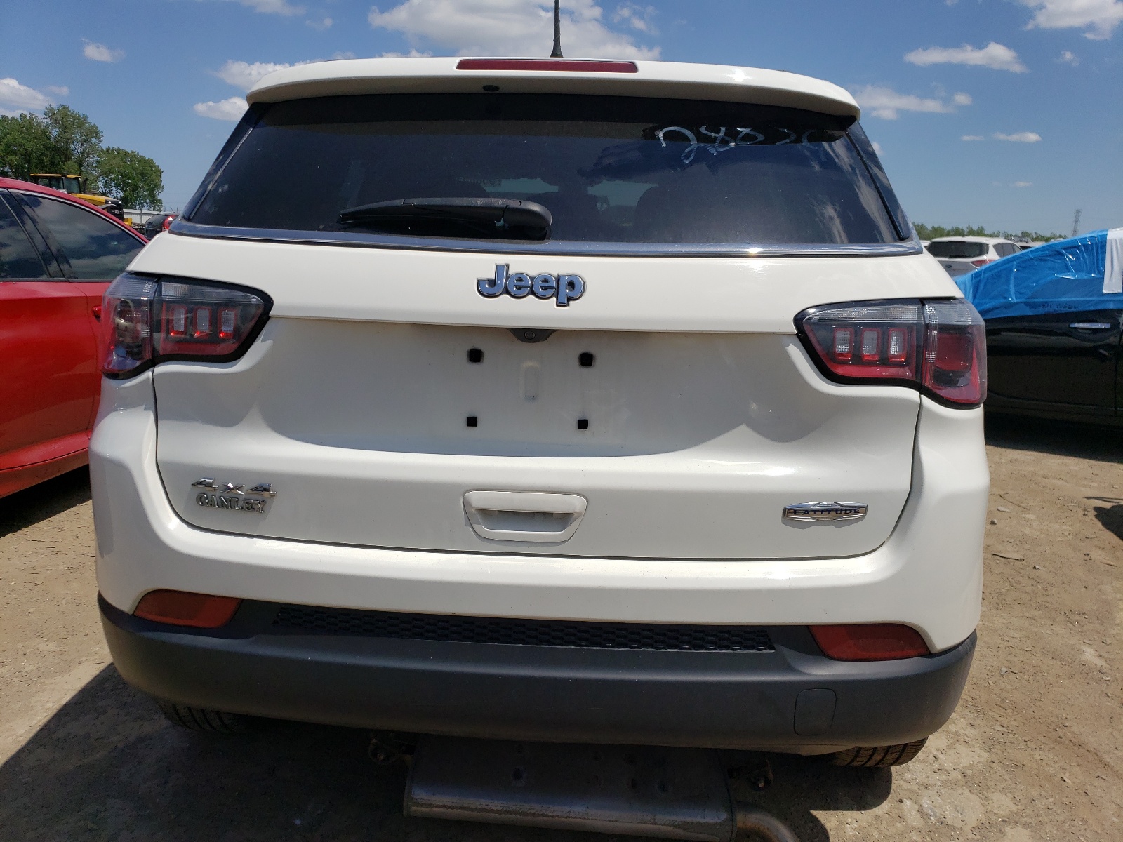 3C4NJDBB5JT418583 2018 Jeep Compass Latitude