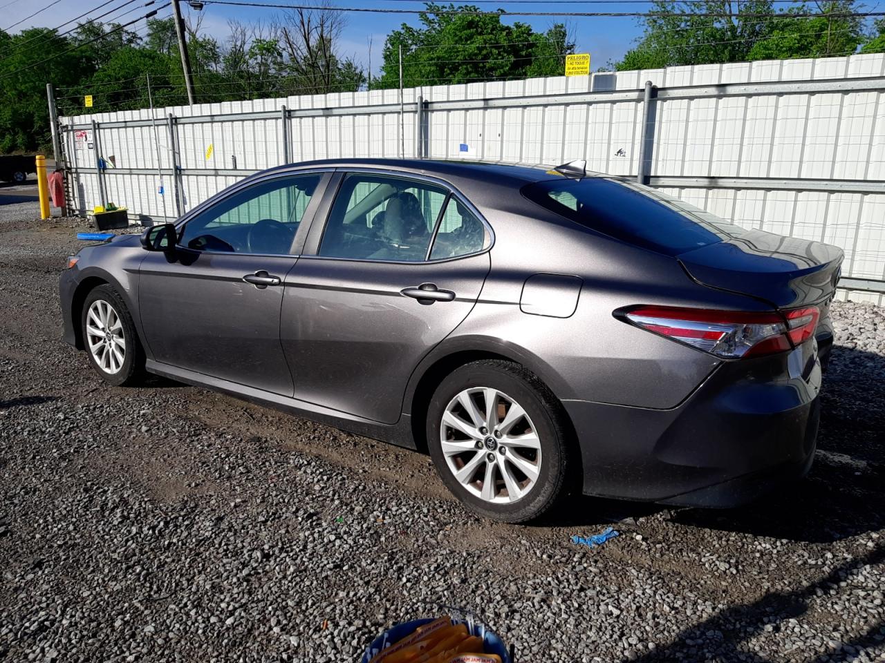 4T1B11HKXKU724898 2019 TOYOTA CAMRY - Image 2