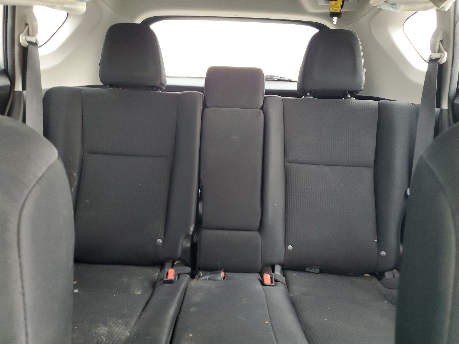 2T3ZFREV0HW350069 2017 Toyota Rav4 Le