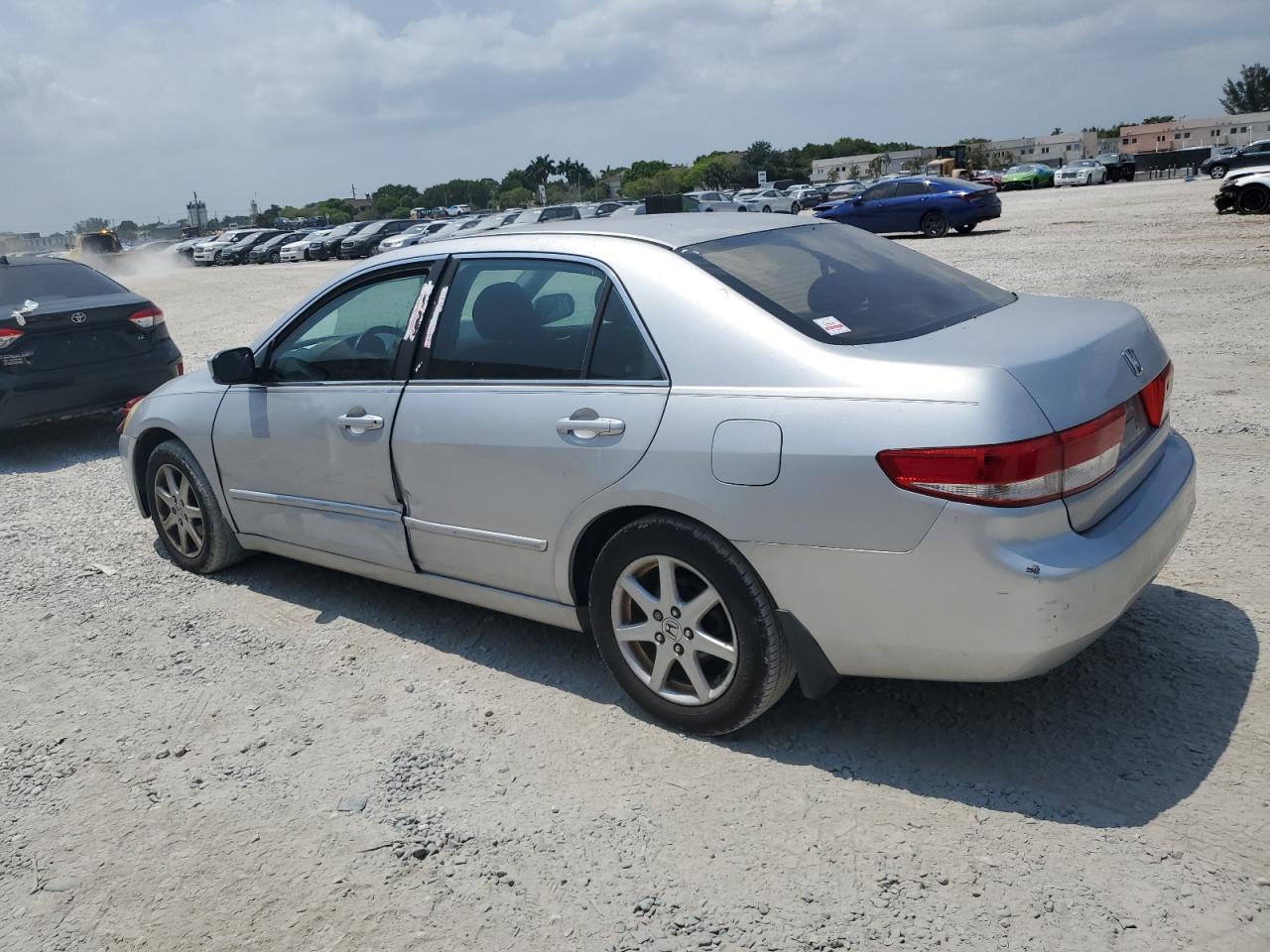 2003 Honda Accord - Image 2