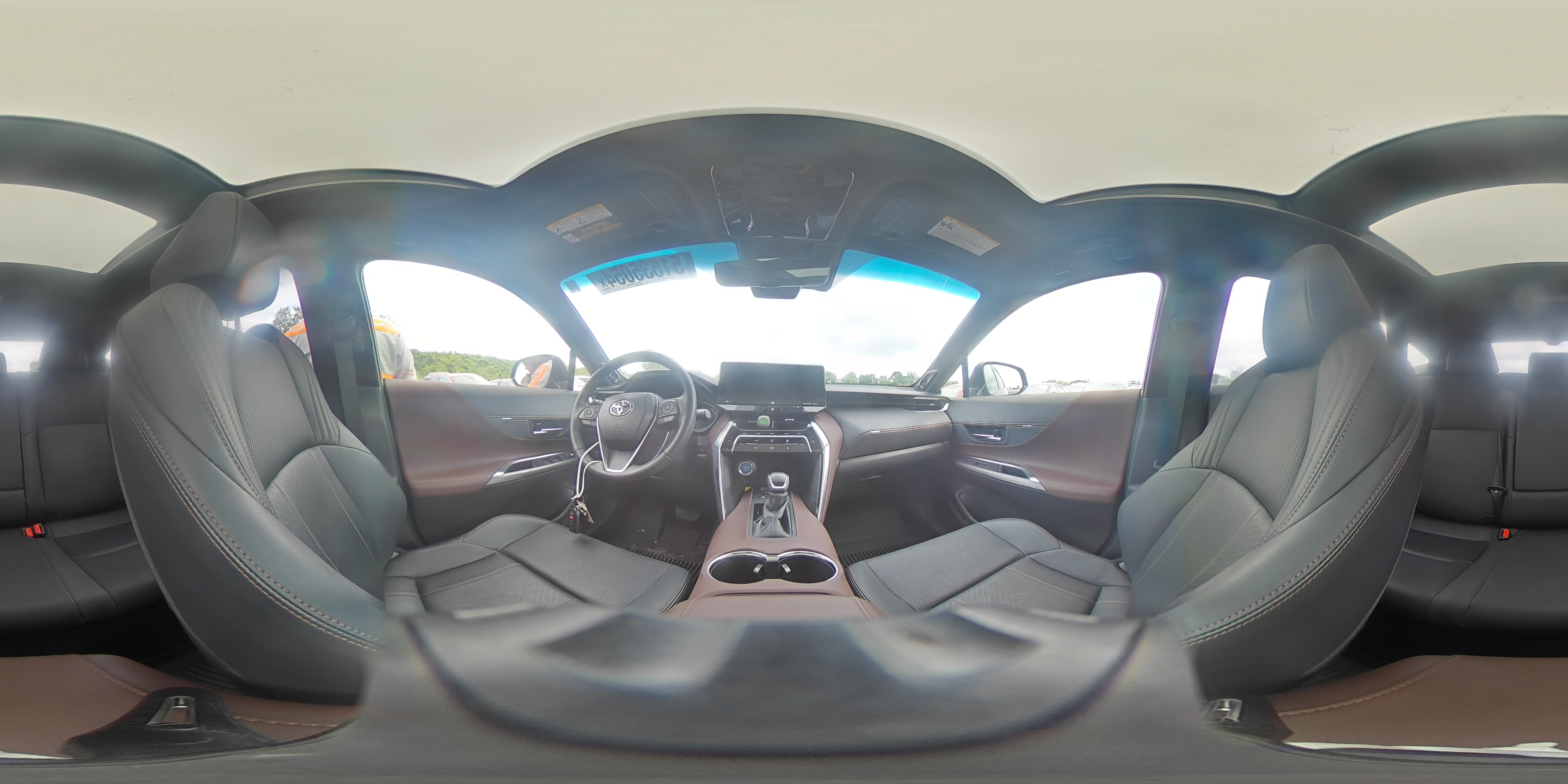 2021 Toyota Venza - Image 14