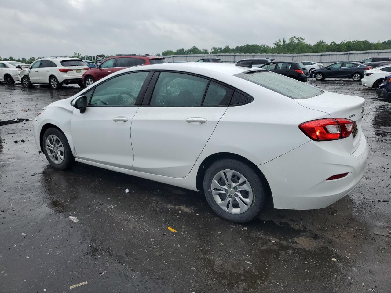 VIN 1G1BC5SM6K7132650 2019 CHEVROLET CRUZE no.2