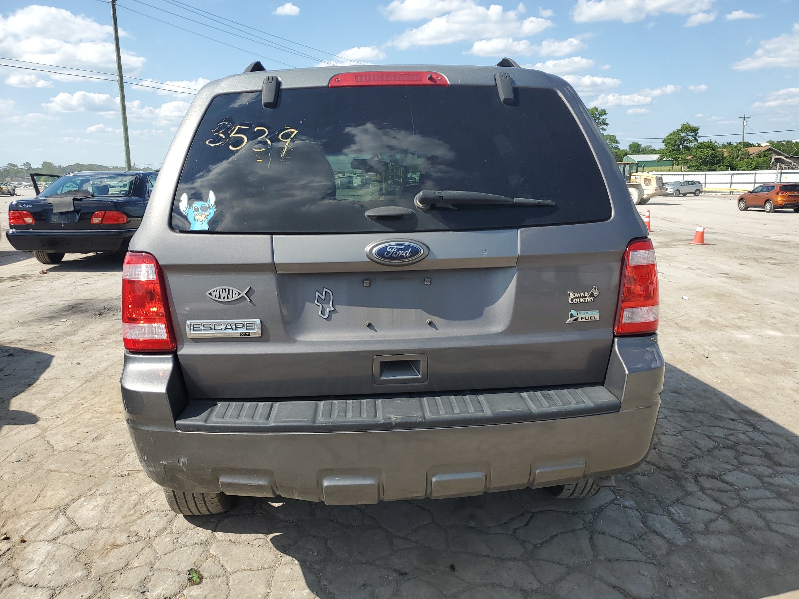 1FMCU0DG4BKB53539 2011 Ford Escape Xlt