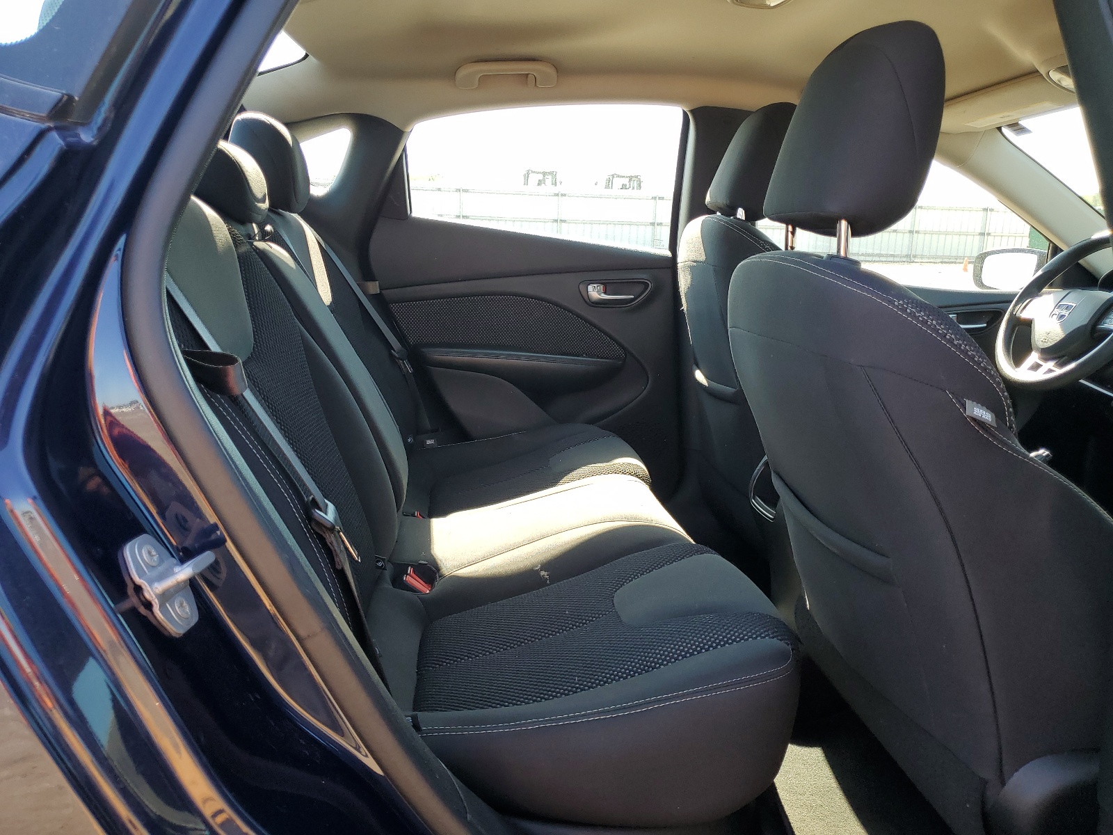 1C3CDFBB2FD405768 2015 Dodge Dart Sxt