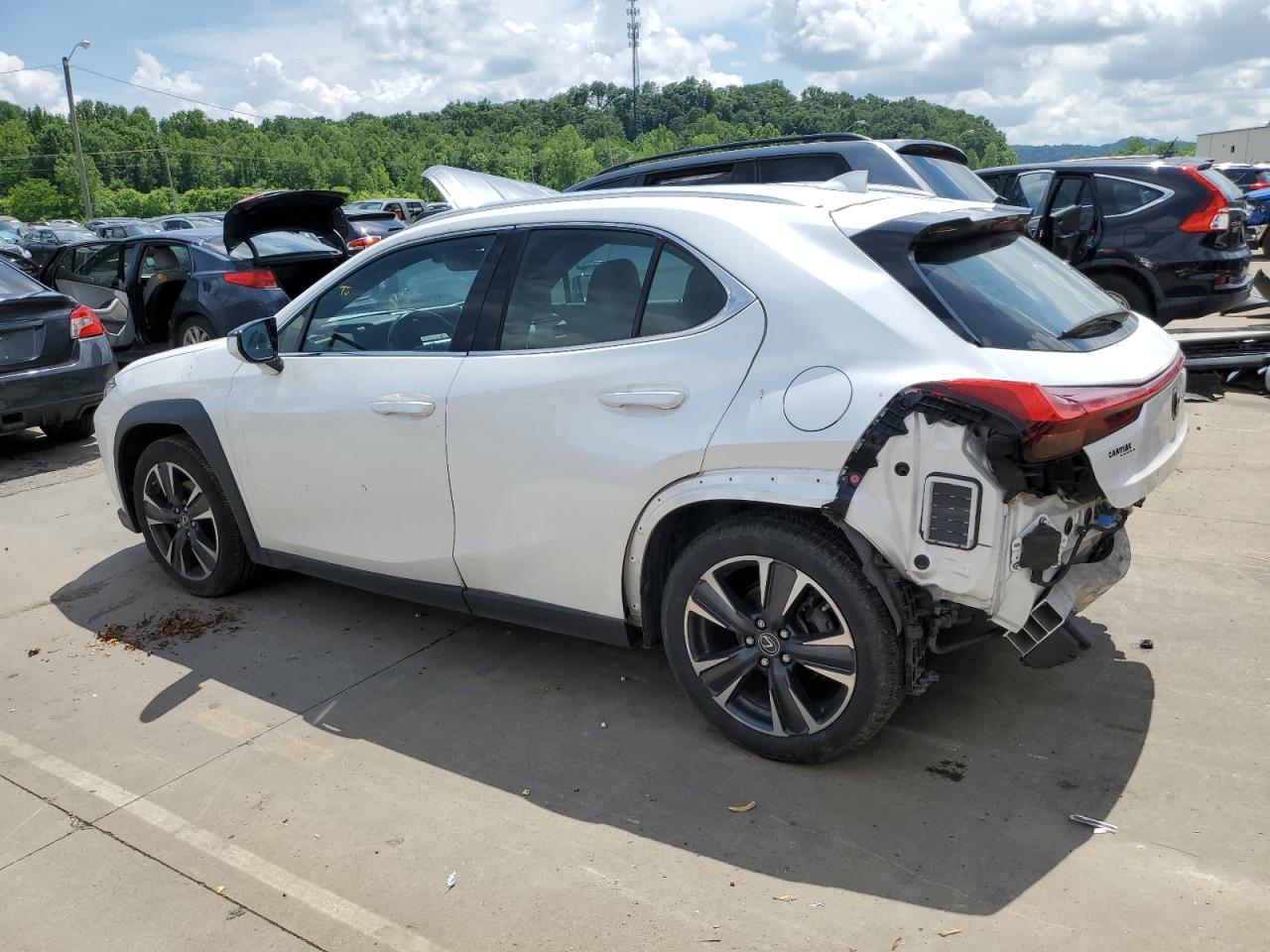 JTHY3JBH0K2000430 2019 LEXUS UX - Image 2