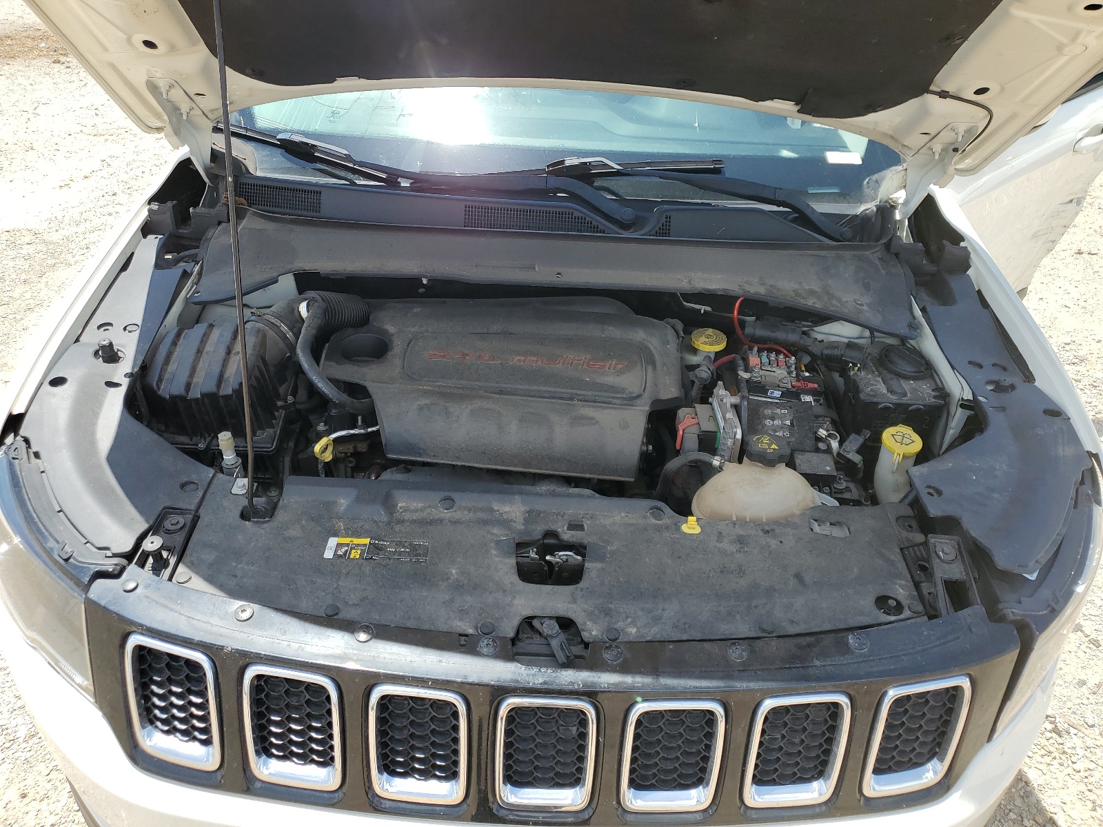 3C4NJDBB5JT256454 2018 Jeep Compass Latitude