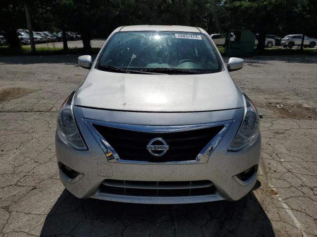  NISSAN VERSA 2017 Серебристый