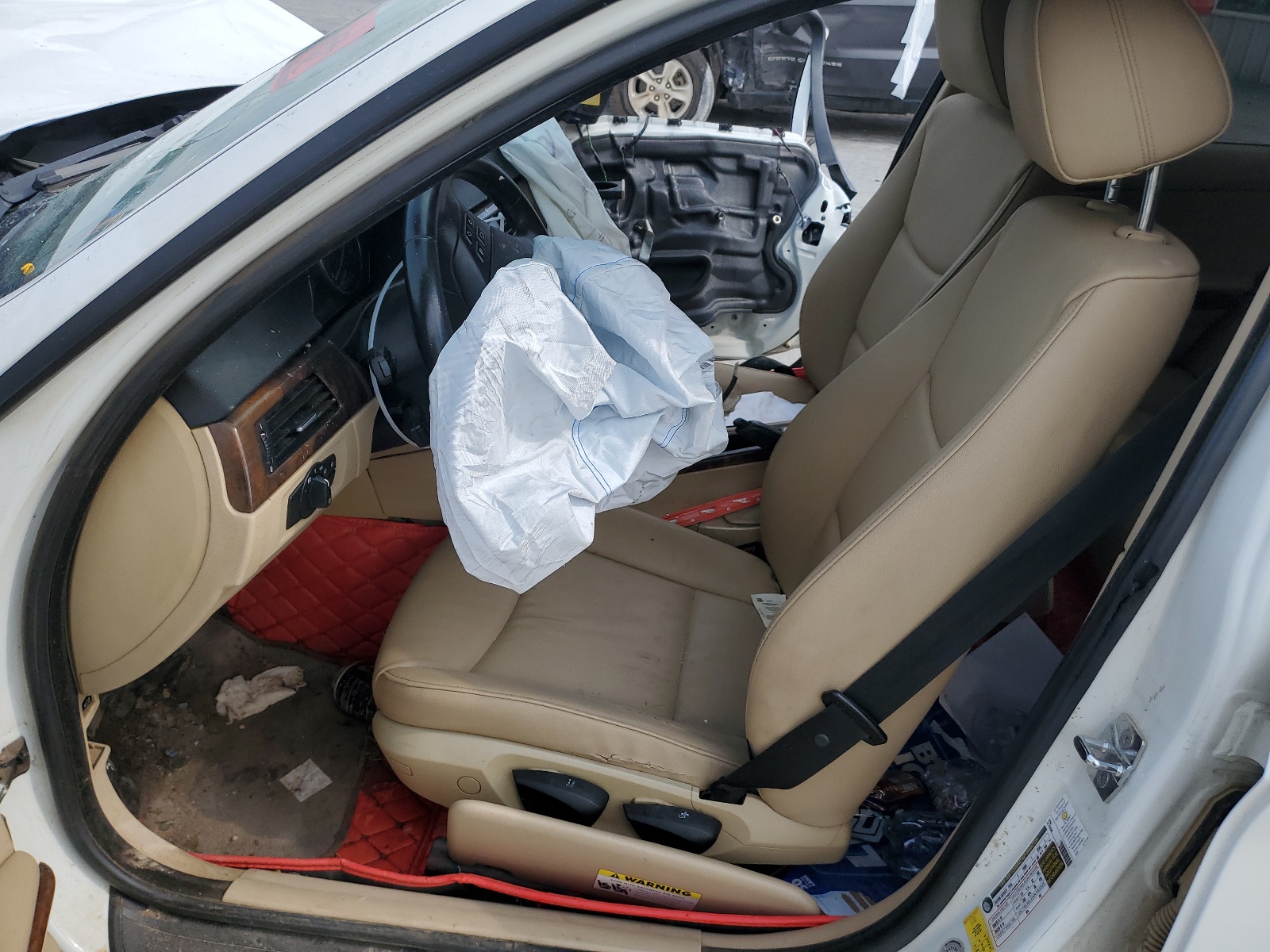 WBAVA37578NL44667 2008 BMW 328 I