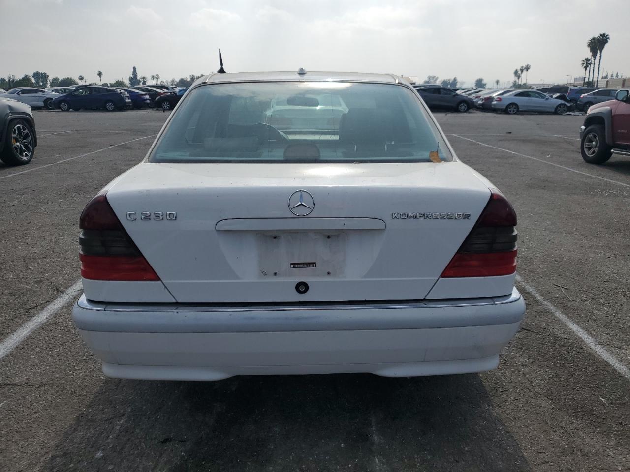 2000 Mercedes-Benz C 230 VIN: WDBHA24G1YA820238 Lot: 55563994