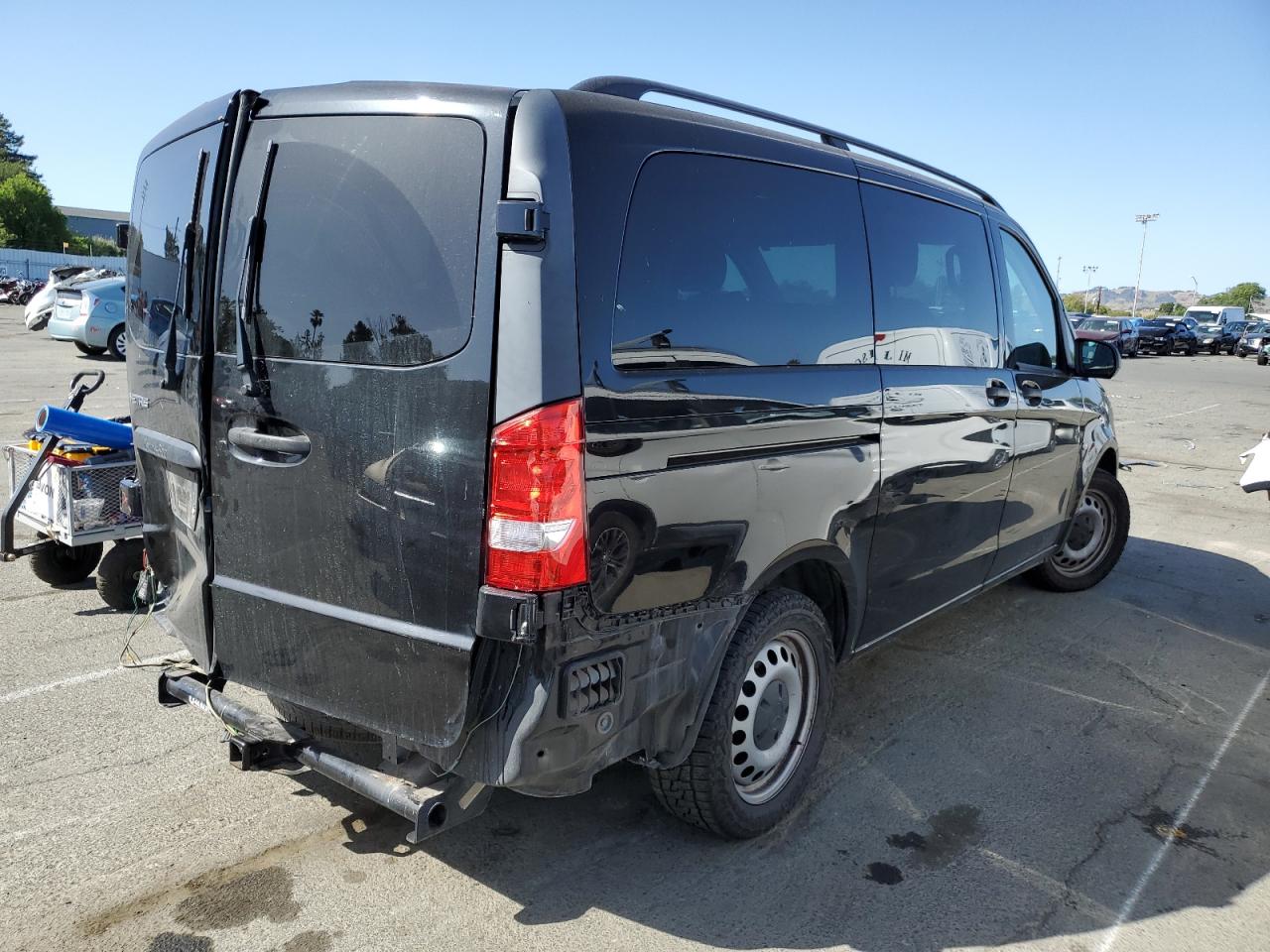 VIN WD4PG2EE5J3364608 2018 MERCEDES-BENZ METRIS no.3