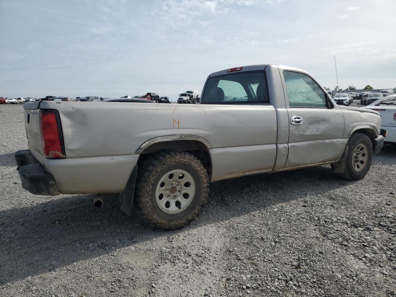 2005 Chevrolet Silverado - Image 3