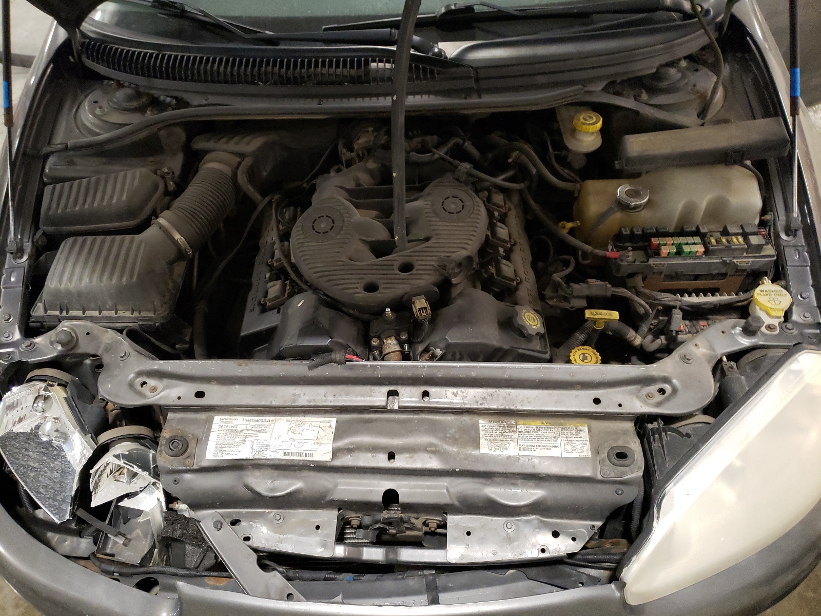 2B3HD46R74H696962 2004 Dodge Intrepid Se