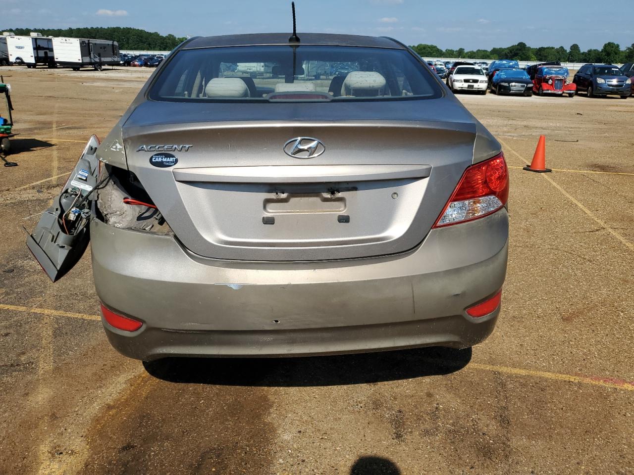 2013 Hyundai Accent Gls VIN: KMHCT4AE1DU352052 Lot: 55696914