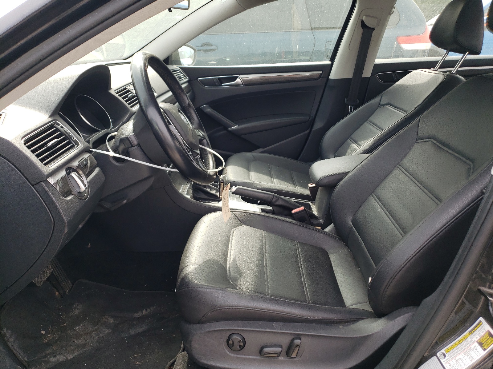 1VWBT7A35HC065760 2017 Volkswagen Passat Se