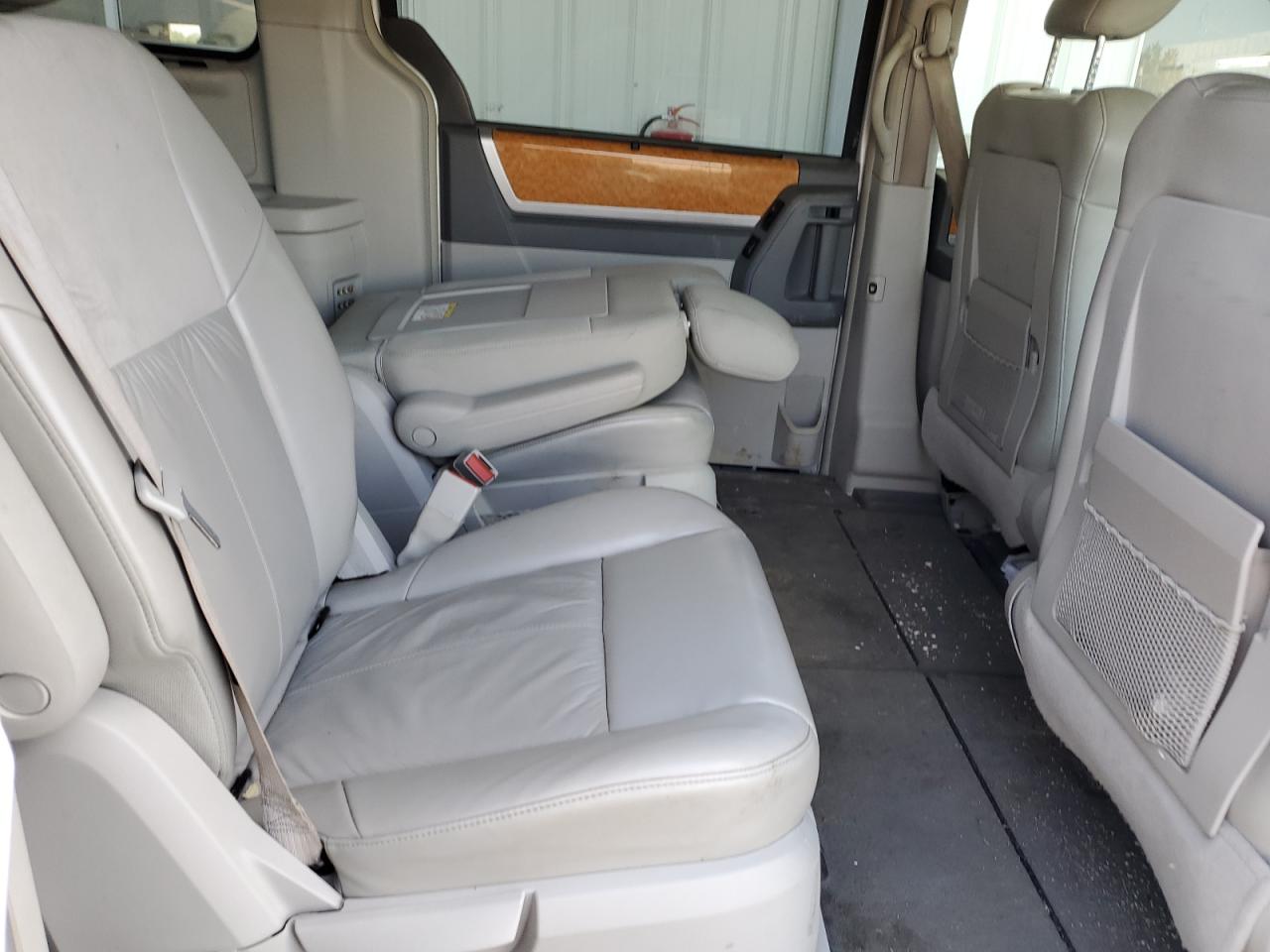 2008 Chrysler Town & Country Limited VIN: 2A8HR64X08R648869 Lot: 56083874