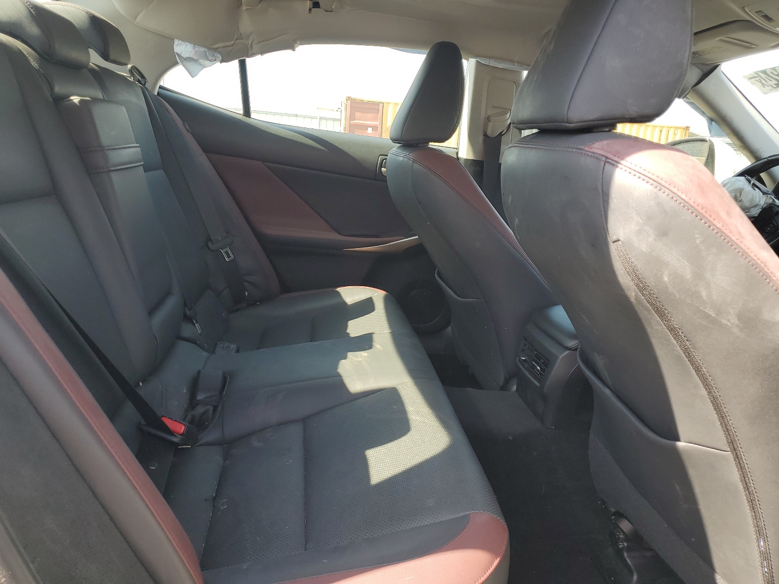 JTHBA1D2XJ5071944 2018 Lexus Is 300