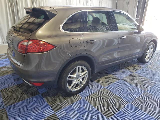 Паркетники PORSCHE CAYENNE 2012 Коричневий