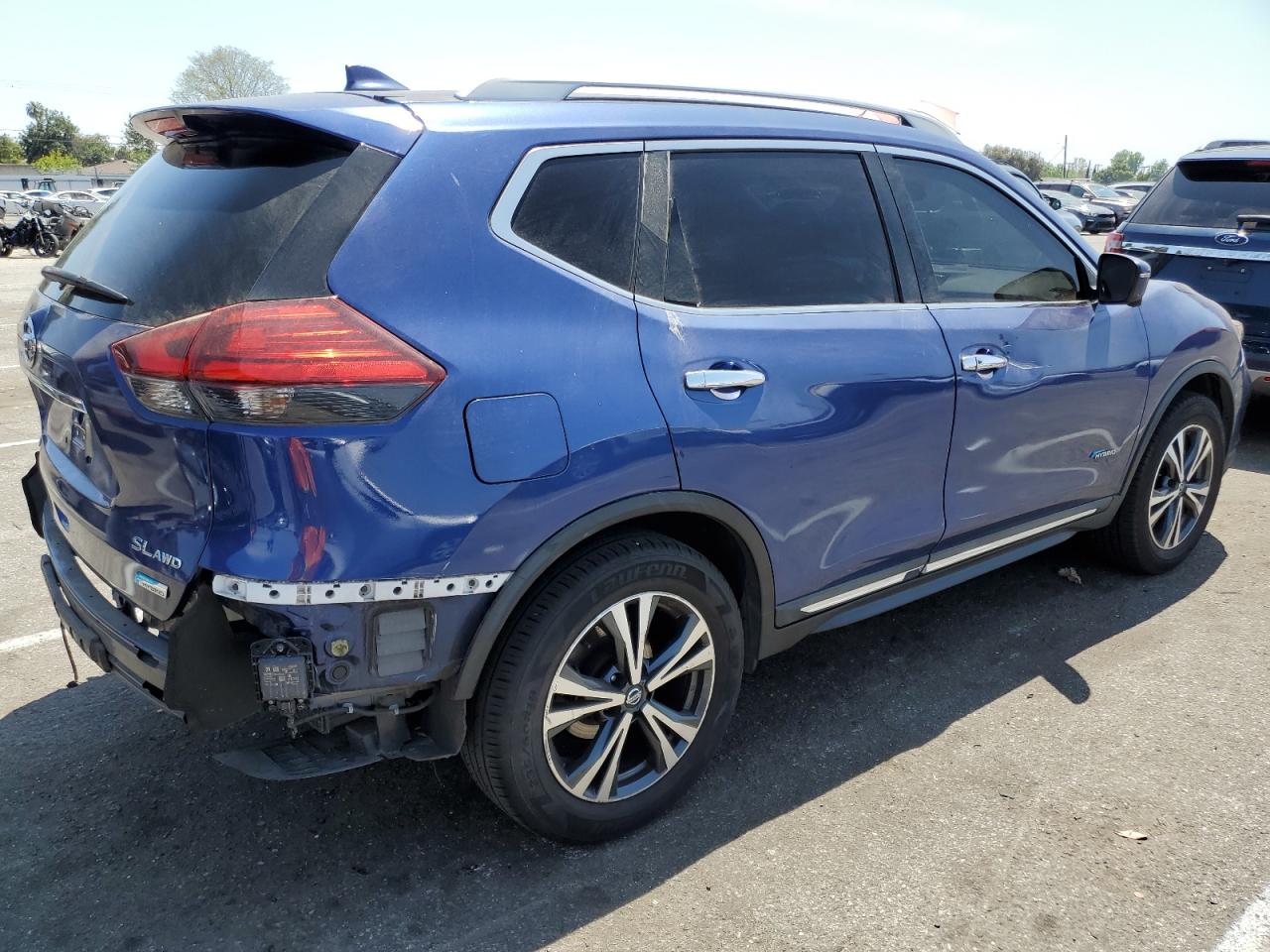 VIN 5N1ET2MV9HC768239 2017 NISSAN ROGUE no.3