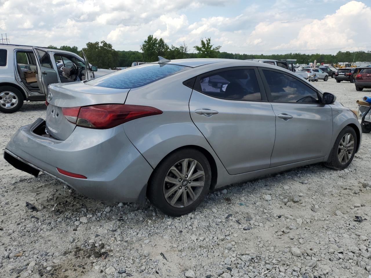 VIN 5NPDH4AE5FH557915 2015 HYUNDAI ELANTRA no.3