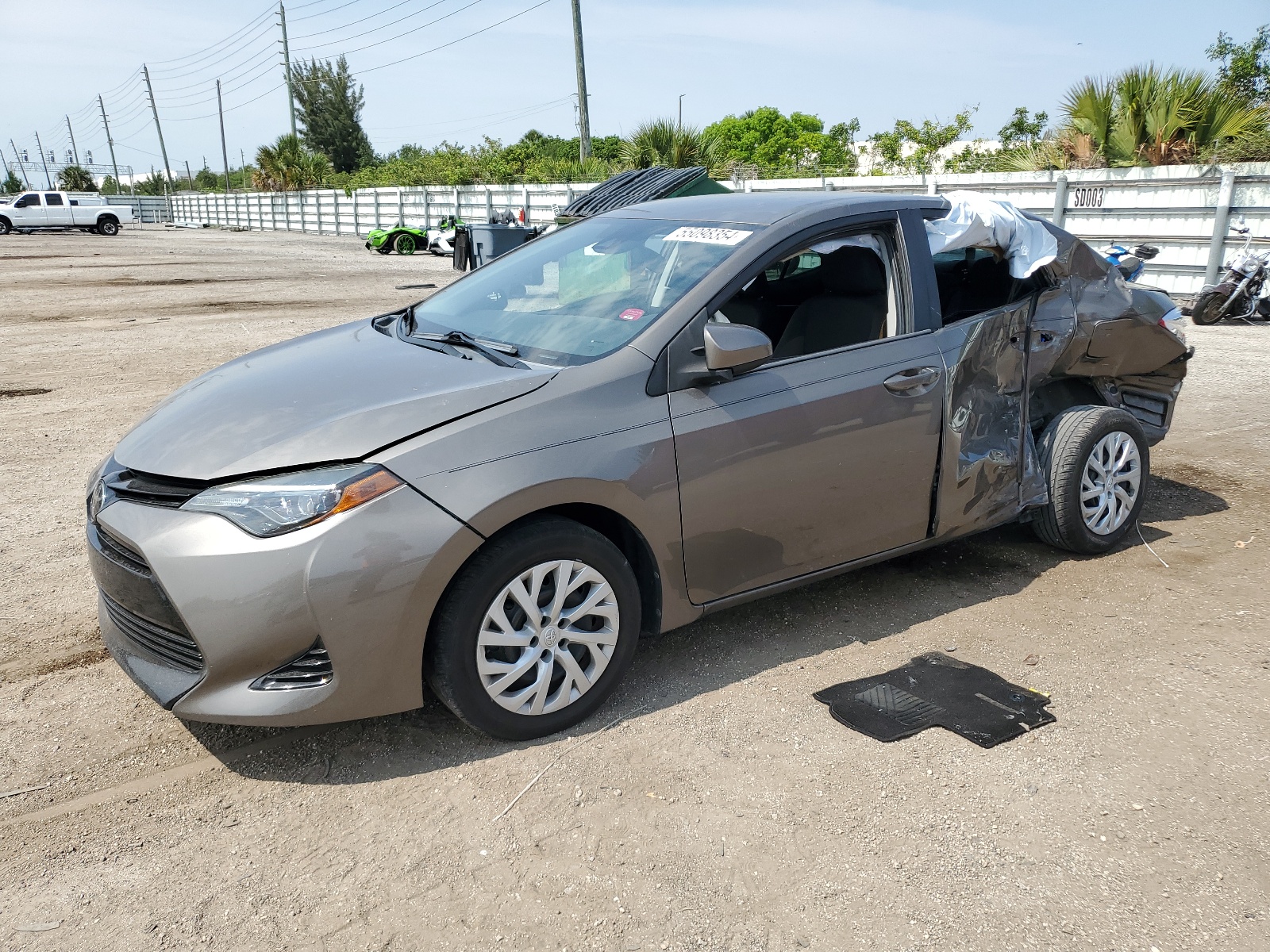 2018 Toyota Corolla L vin: 5YFBURHEXJP778315