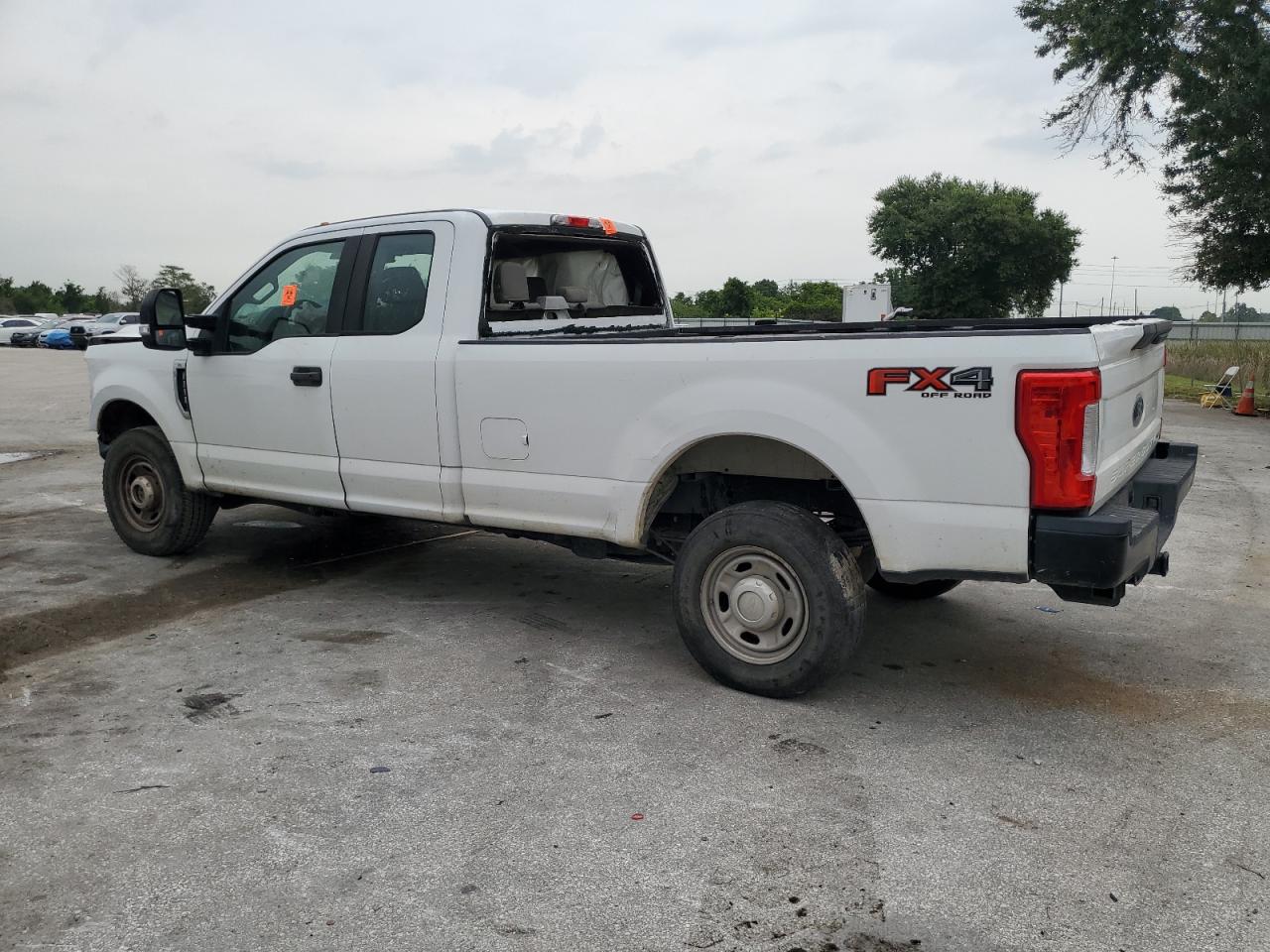 1FT7X2B67HEF51208 2017 FORD F250 - Image 2