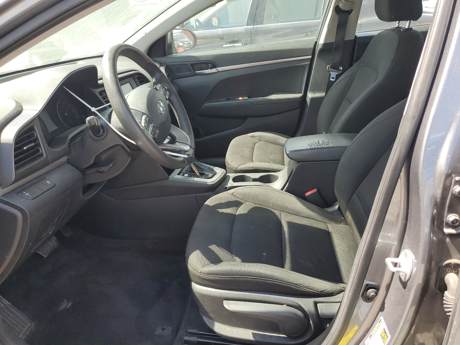 5NPD74LF9KH487256 2019 Hyundai Elantra Se