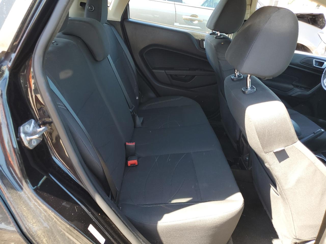 2015 Ford Fiesta - Image 10