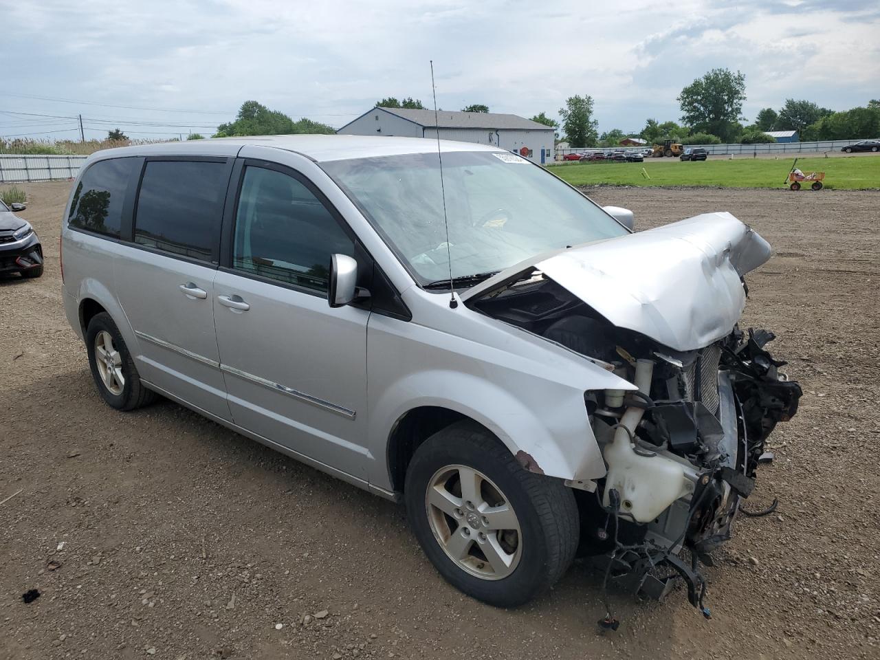 2008 Dodge Caravan - Image 4