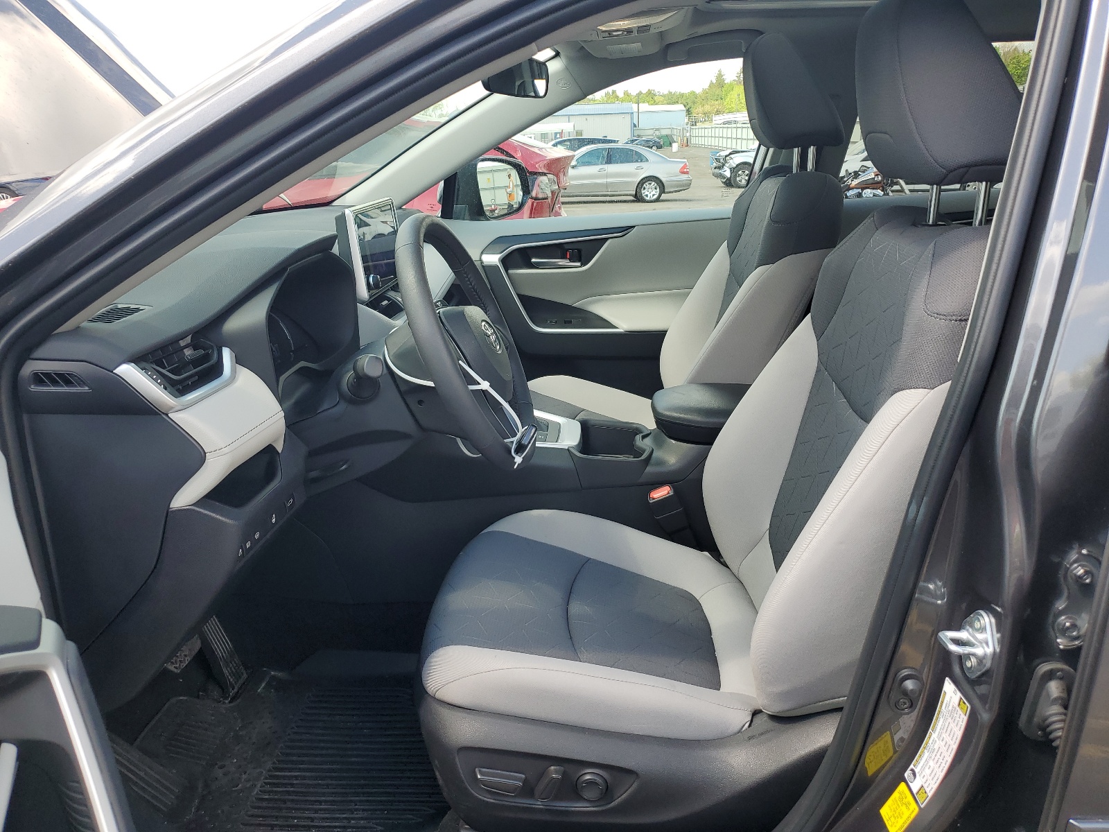 4T3RWRFV0RU122735 2024 Toyota Rav4 Xle