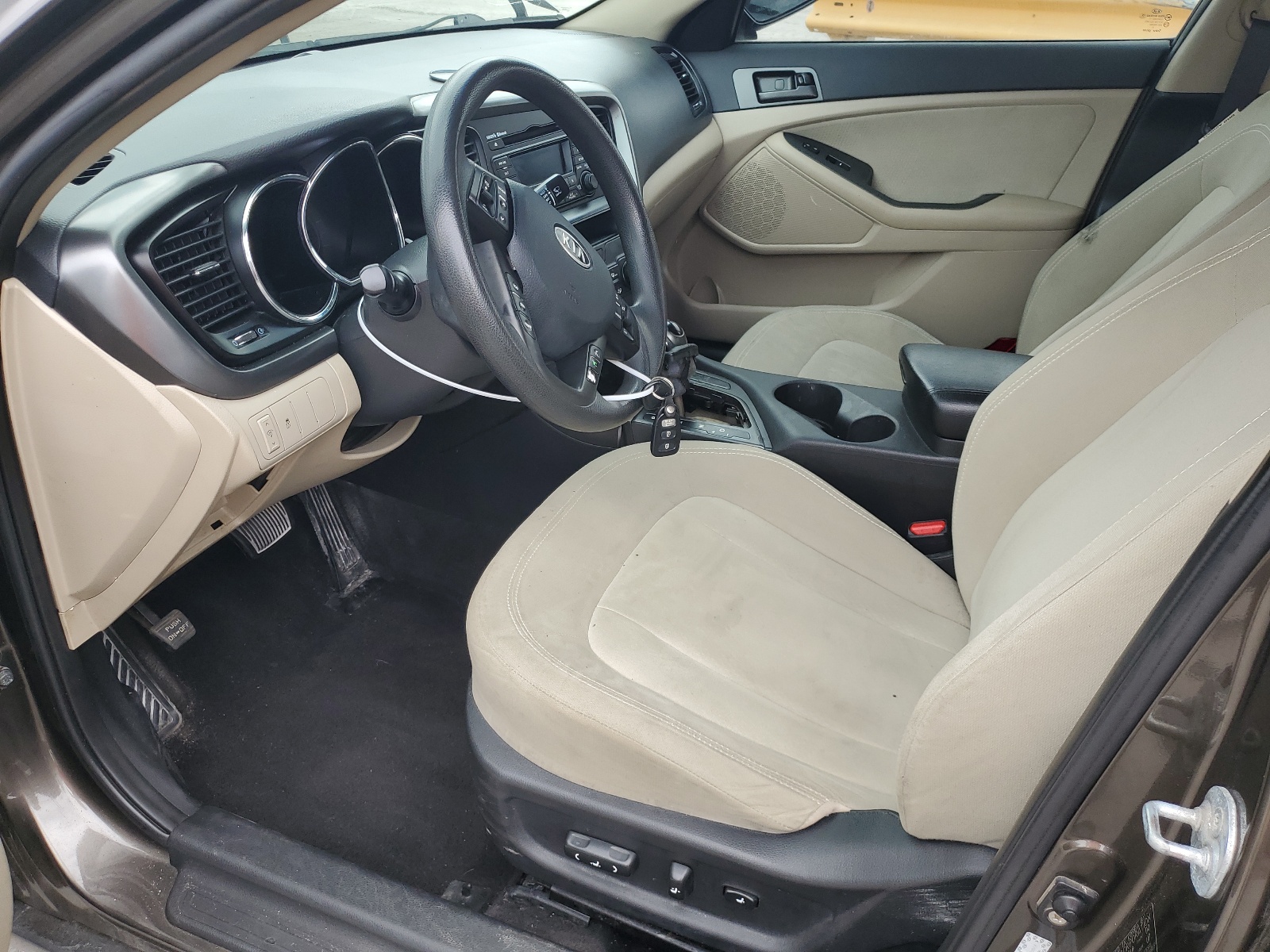 KNAGM4A74B5057844 2011 Kia Optima Lx