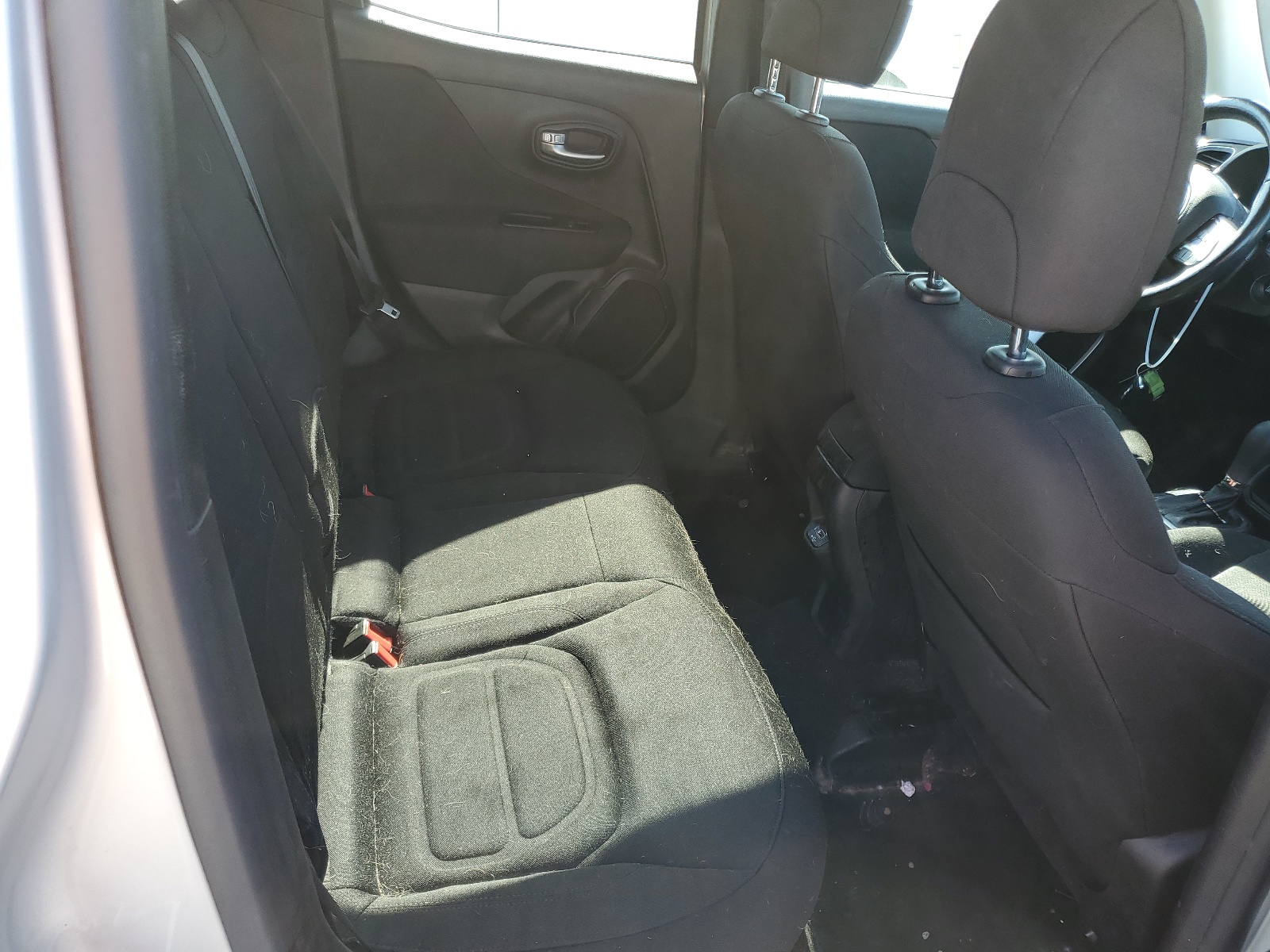 ZACNJABB6KPK24648 2019 Jeep Renegade Latitude